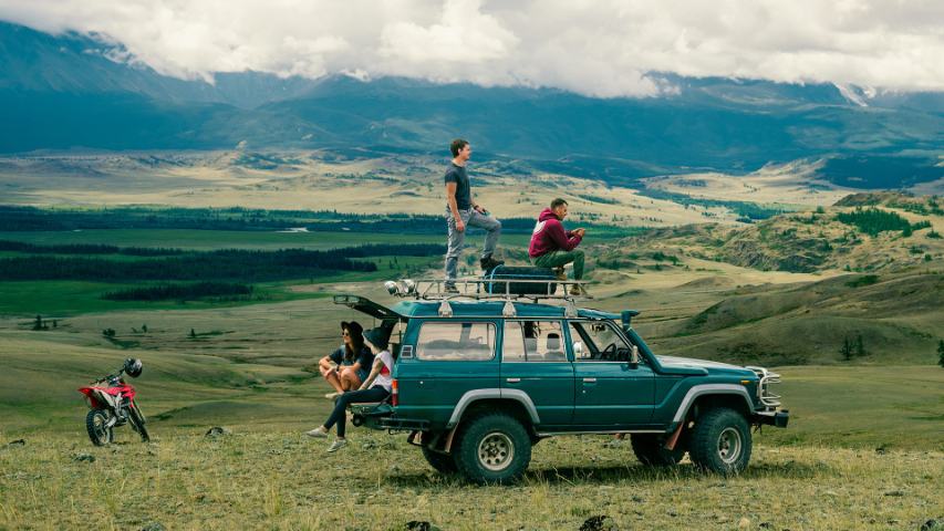 friends taking a break on roadtrip