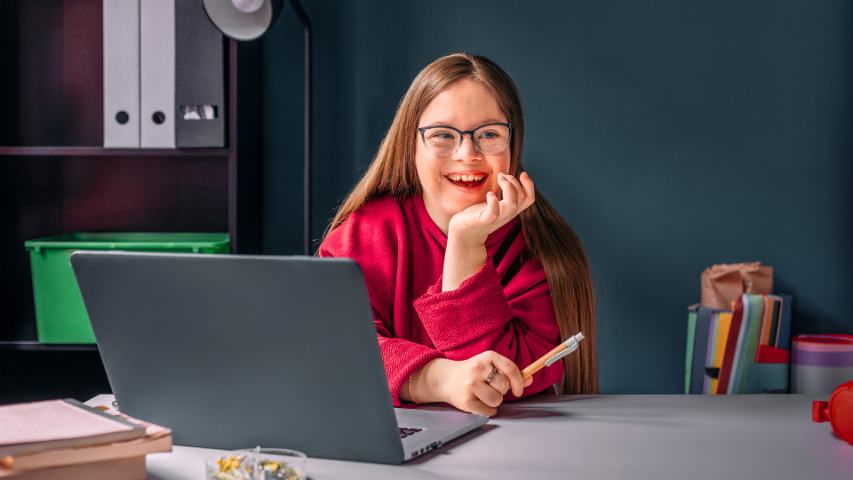 girl using laptop